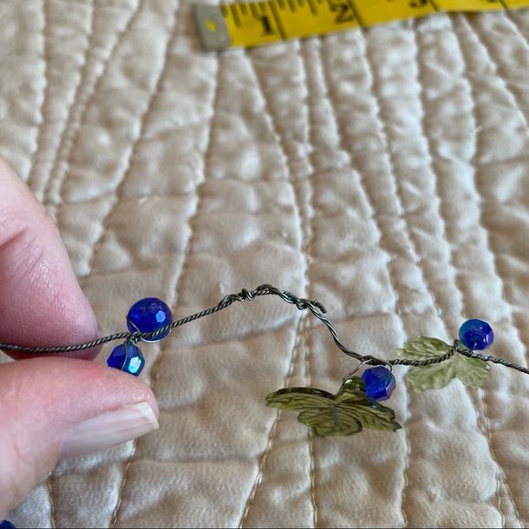 Vintage handmade beaded garland blueberries leaves - Picture 5 of 5